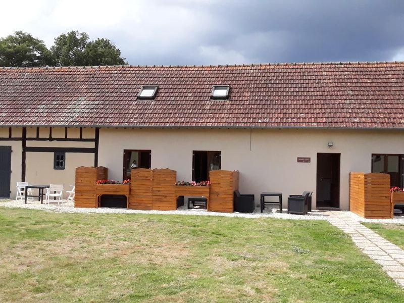 Domaine De La Dijonniere Les Capucines Clémont Exterior photo